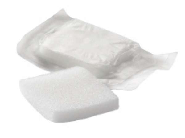 MEDICAZIONE IN COMPRESSE DI POLIURETANO ESPANSO FORMATO DA RETICOLI CELLULARI A NIDO D'APE 10PZ 5X5X1CM STERILE - Farmafamily.it