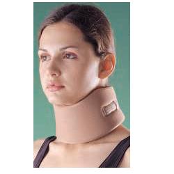 COLLARE CERVICALE OPPO A DENSITA' COMPATTA MISURA EXTRA LARGE. SUPPORTA LA COLONNA CERVICALE IN POSIZIONE NEUTRALE O ANATOMICA E PROVVEDE AD IMMOBILIZZARLA. CHIUSURA IN VELCRO - Farmafamily.it