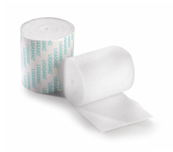 MEDICAZIONE LIGASANO ASSORBENTE IN POLIURETANO NON STERILE STRUTTURA A NIDO D'APE 300X10CM ALTEZZA 3MM 6 PEZZI - Farmafamily.it