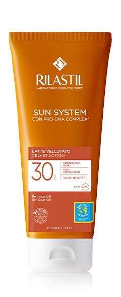 RILASTIL SUN SYSTEM PHOTO PROTECTION TERAPY LATTE VELLUTANTE SPF 30 200 ML - Farmafamily.it